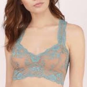 Free People Lace Non-Wire Criss-Cross BraUsed but in very good condition